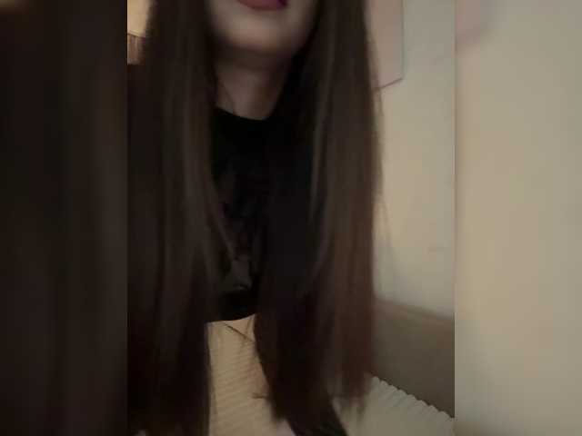 Alliina-leee live cam on BongaCams