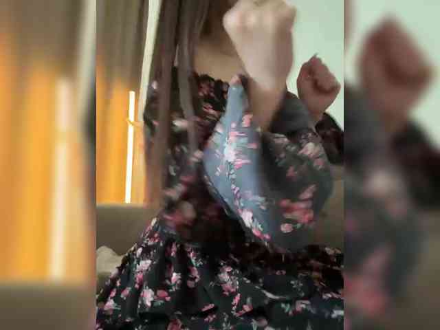 هذا النموذج مباشر الآن. Alliina-leee