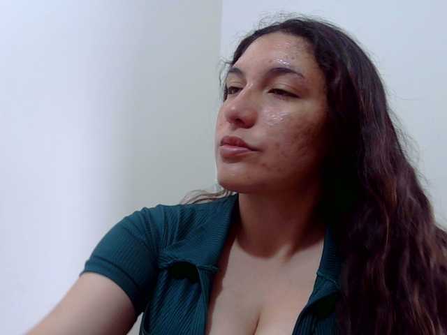 Ratienterciopelo live cam on BongaCams