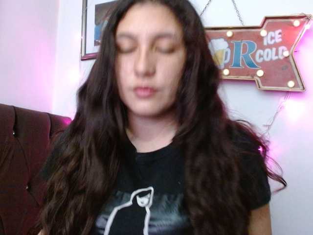 Ratienterciopelo live cam on BongaCams