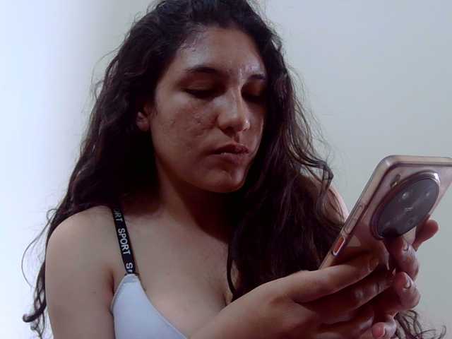 Ratienterciopelo live cam on BongaCams