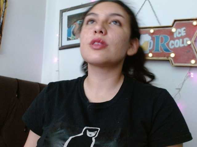 Ratienterciopelo live cam on BongaCams