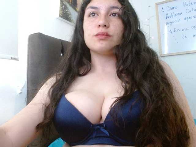 Ratienterciopelo live cam on BongaCams