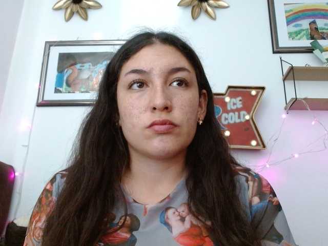 Ratienterciopelo live cam on BongaCams