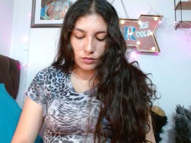 Ratienterciopelo live cam on BongaCams