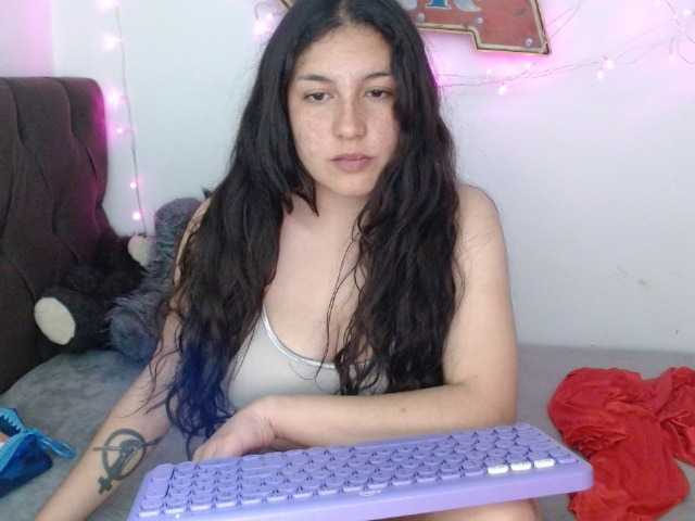 Ratienterciopelo live cam on BongaCams