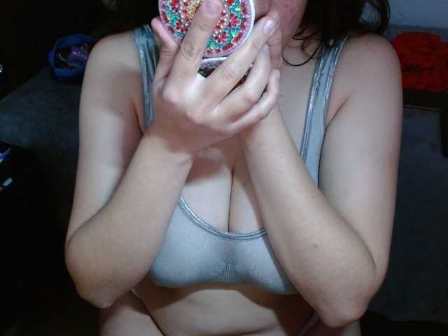 Ratienterciopelo live cam on BongaCams