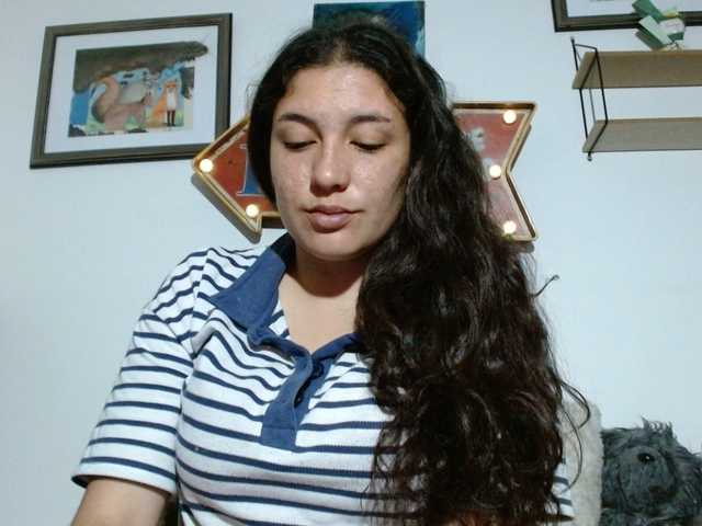 Ratienterciopelo live cam on BongaCams