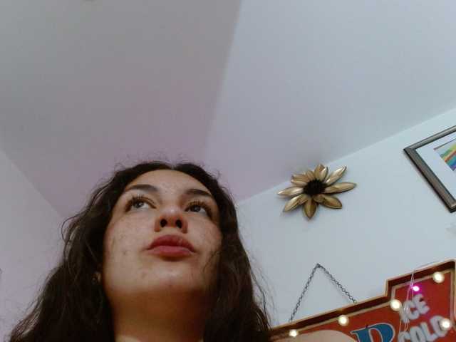 Ratienterciopelo live cam on BongaCams