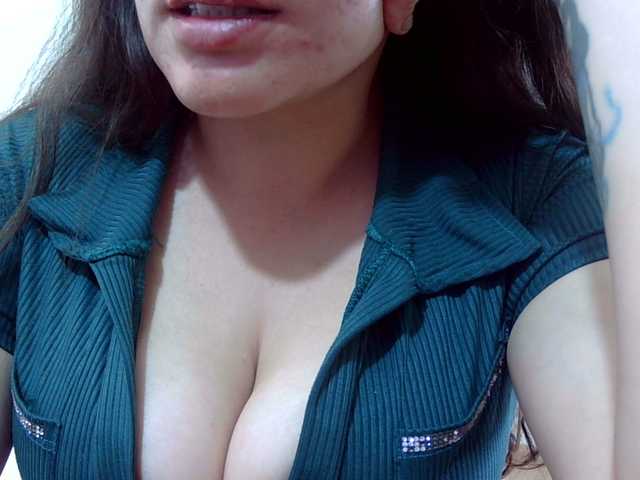 Ratienterciopelo live cam on BongaCams