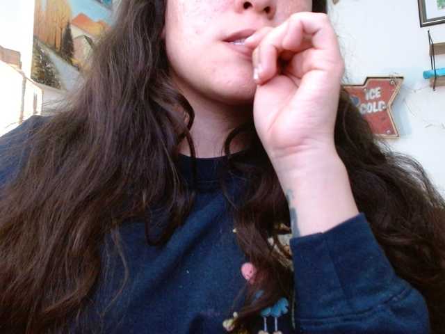 Ratienterciopelo live cam on BongaCams