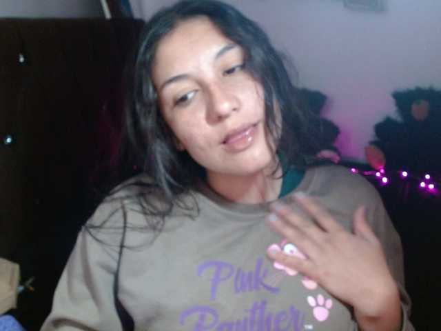 Ratienterciopelo live cam on BongaCams