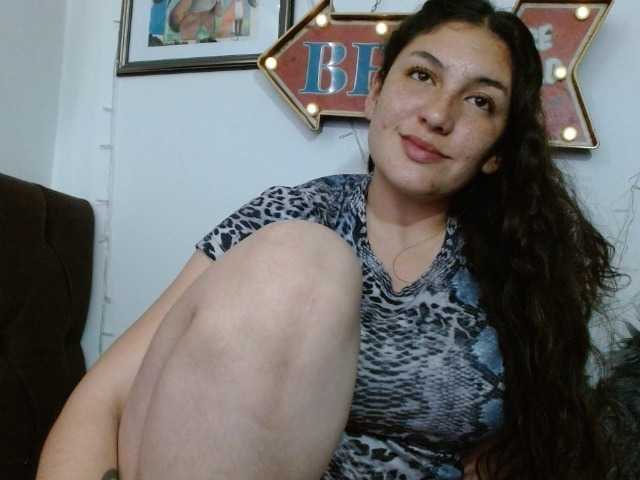 Ratienterciopelo live cam on BongaCams