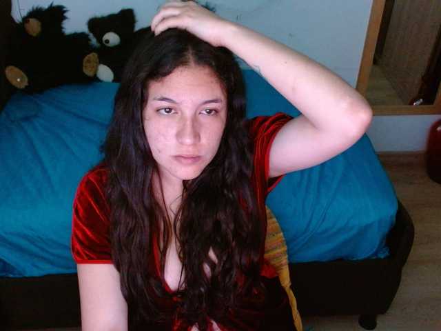 Ratienterciopelo live cam on BongaCams