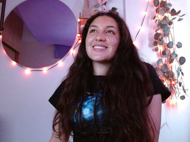 Margaritadudole live cam preview
