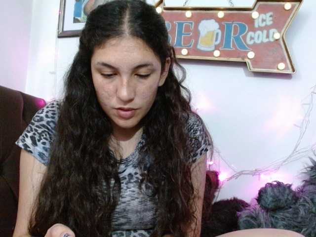 Ratienterciopelo live cam on BongaCams