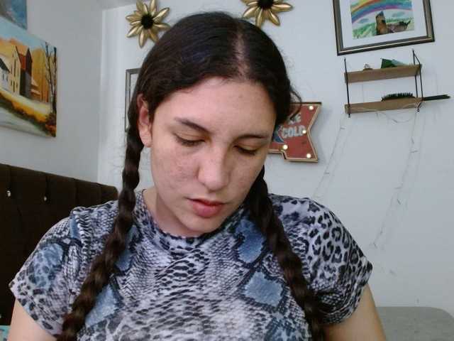 Ratienterciopelo live cam on BongaCams