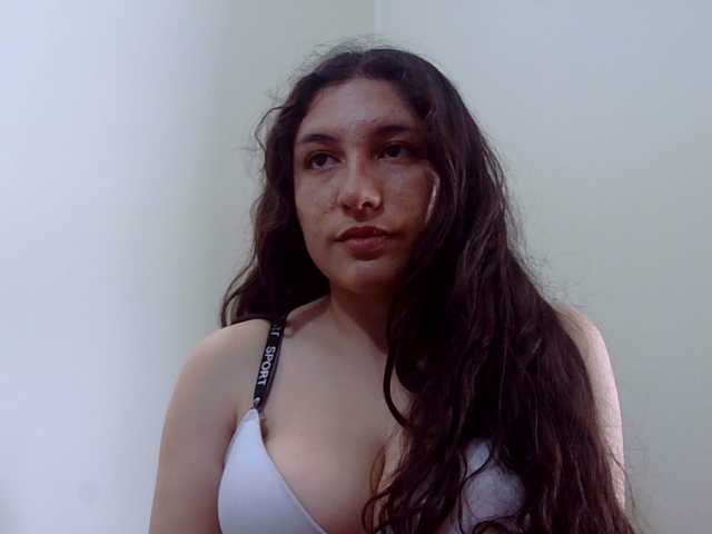 Ratienterciopelo live cam on BongaCams