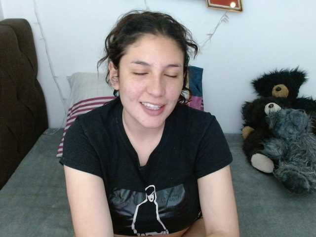 Ratienterciopelo live cam on BongaCams