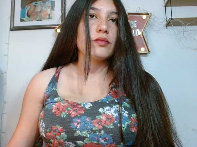 Ratienterciopelo live cam on BongaCams