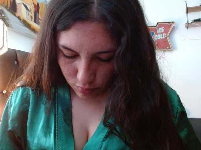 Ratienterciopelo live cam on BongaCams