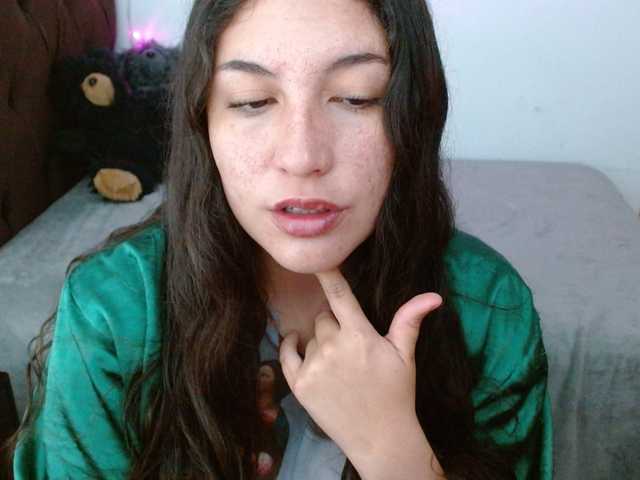 Ratienterciopelo live cam on BongaCams