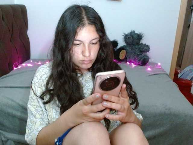 Ratienterciopelo live cam on BongaCams