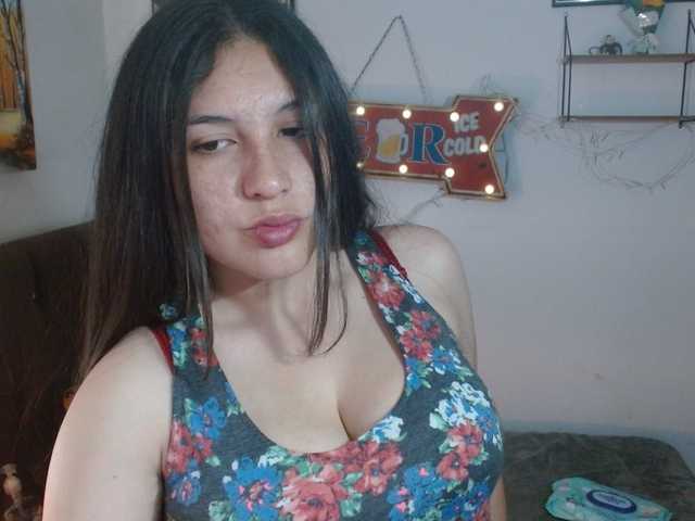 Ratienterciopelo live cam on BongaCams