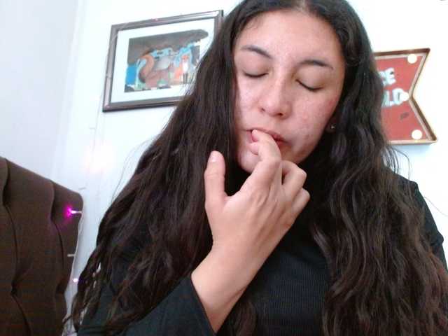 Ratienterciopelo live cam on BongaCams