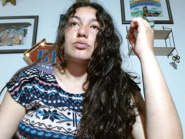 Ratienterciopelo live cam on BongaCams