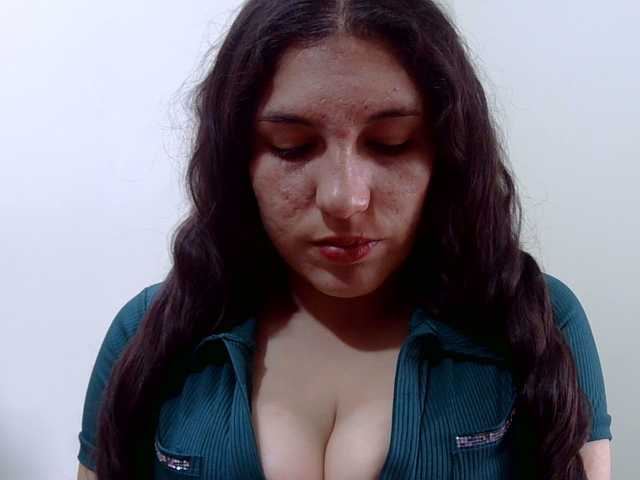 Ratienterciopelo live cam on BongaCams