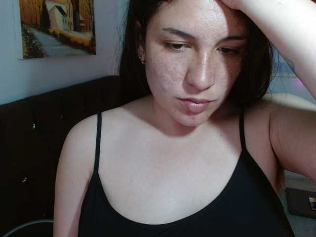 Ratienterciopelo live cam on BongaCams