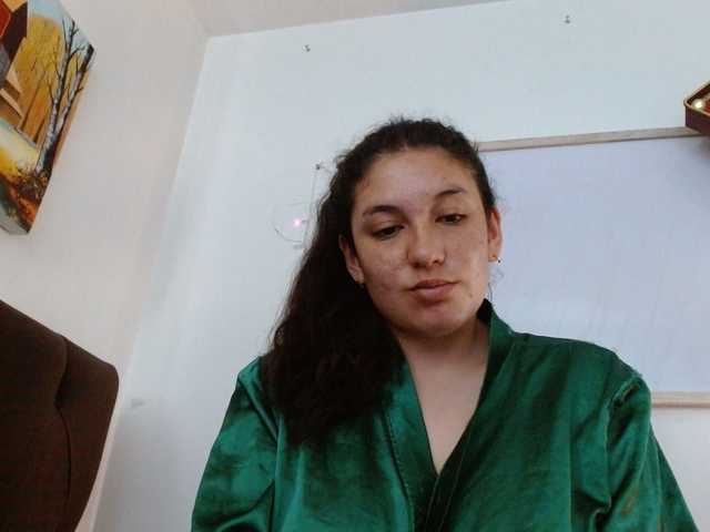 Ratienterciopelo live cam on BongaCams