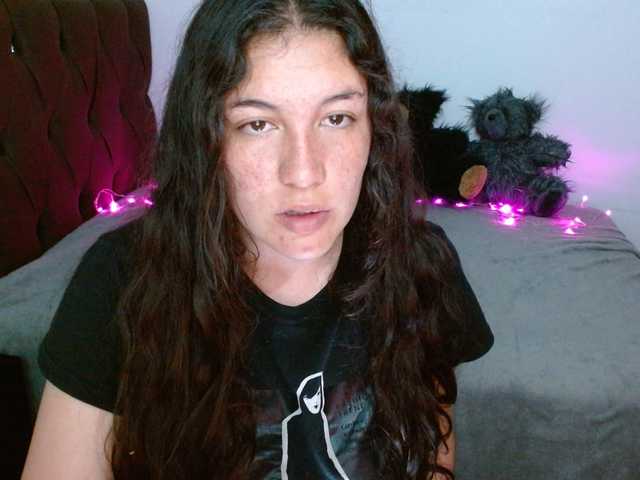 Ratienterciopelo live cam on BongaCams