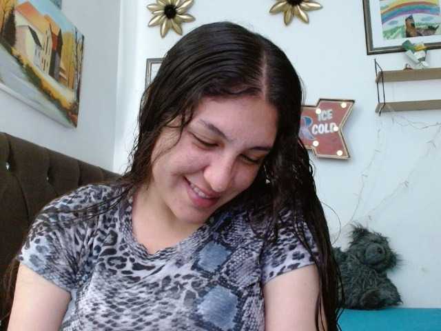 Ratienterciopelo live cam on BongaCams
