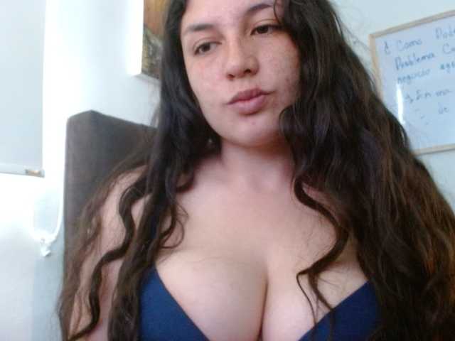 Ratienterciopelo live cam on BongaCams