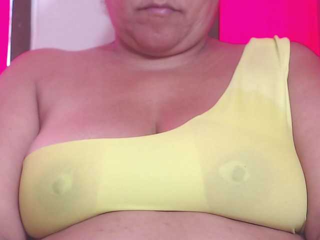 LunaXXz's BongaCams show and profile