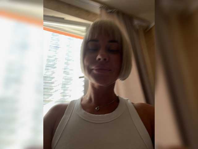 AlisaBlackFox live cam on BongaCams
