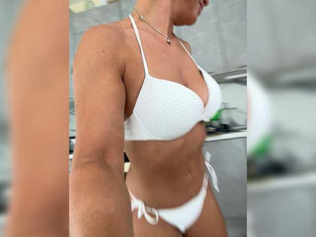 AlisaBlackFox live webcam show
