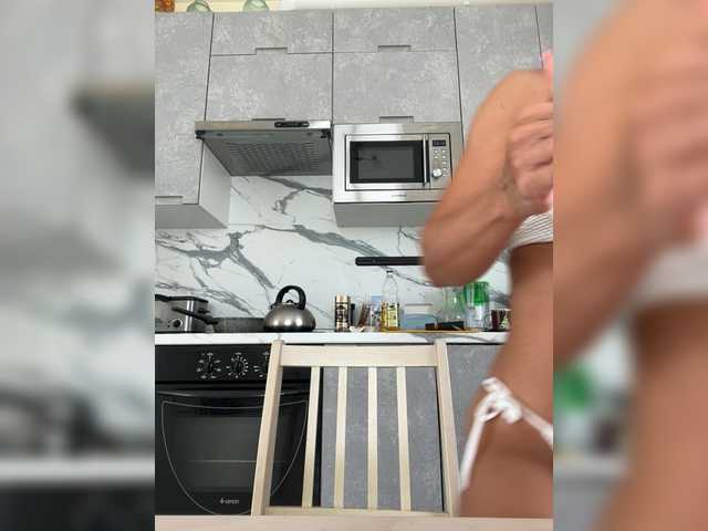 AlisaBlackFox live cam on BongaCams