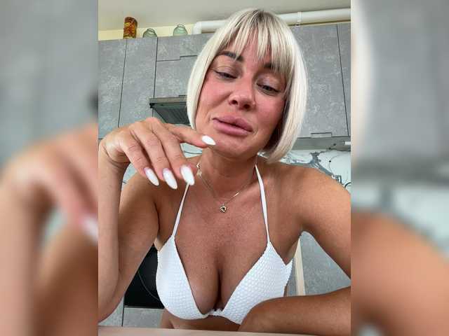 AlisaBlackFox live webcam show