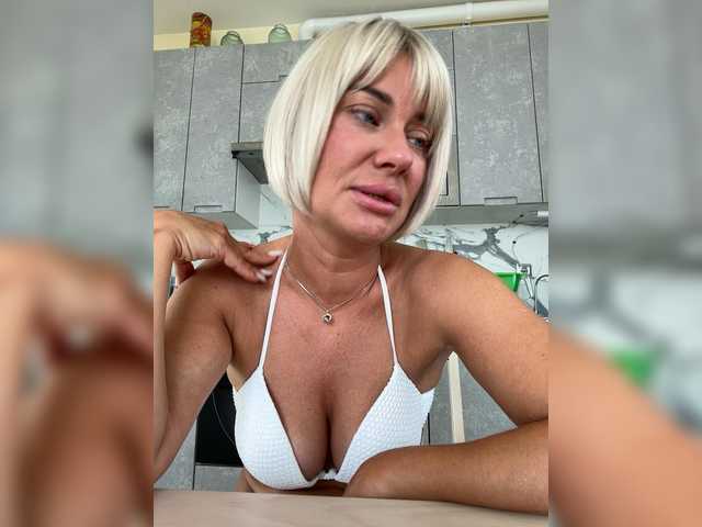 AlisaBlackFox live webcam show