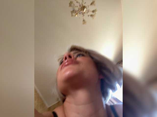 AlisaBlackFox's BongaCams show and profile