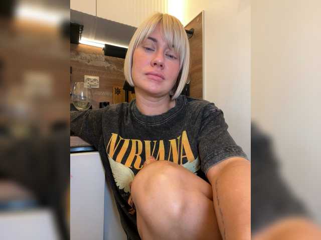 AlisaBlackFox live cam on BongaCams