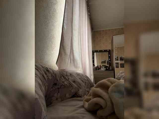 AlisaBlackFox webcam