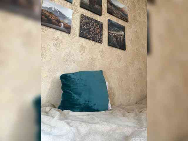 AlisaBlackFox webcam