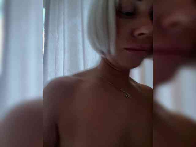 AlisaBlackFox webcam