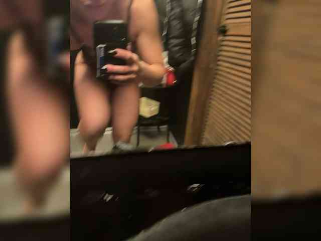 AlisaBlackFox webcam