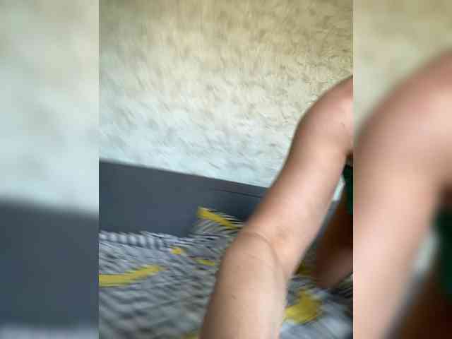 AlisaBlackFox webcam