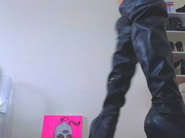 Lina-moore69 live cam on BongaCams